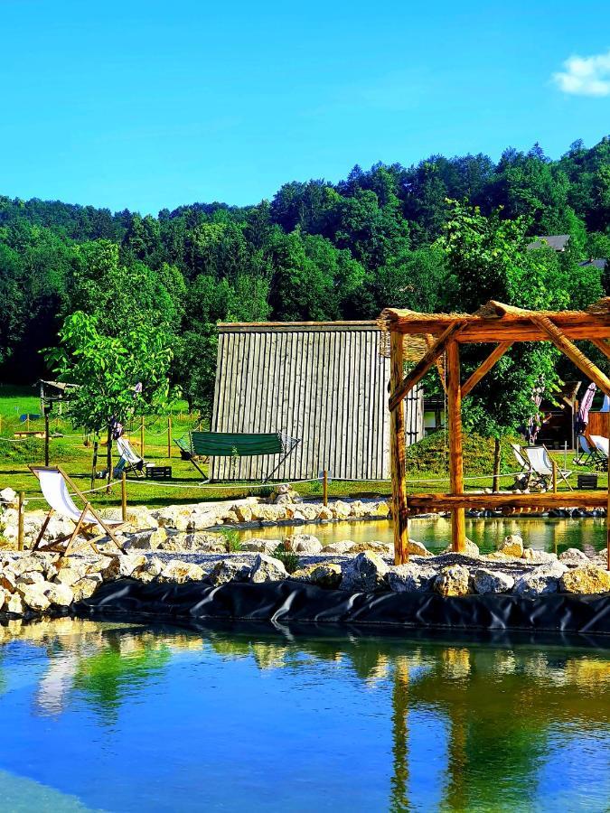 Hotel Glamping Alp Hut In Camping Garden Park à Radovljica Extérieur photo