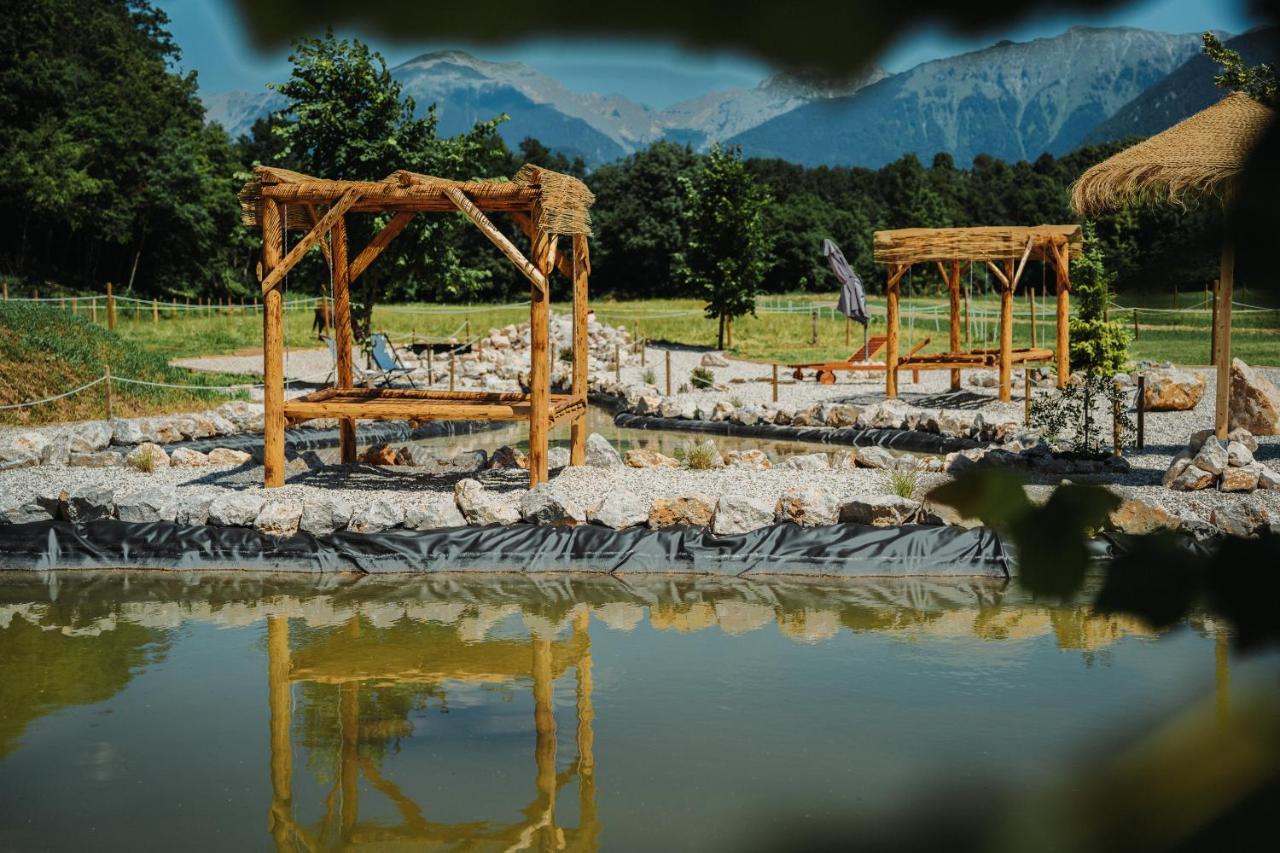 Hotel Glamping Alp Hut In Camping Garden Park à Radovljica Extérieur photo